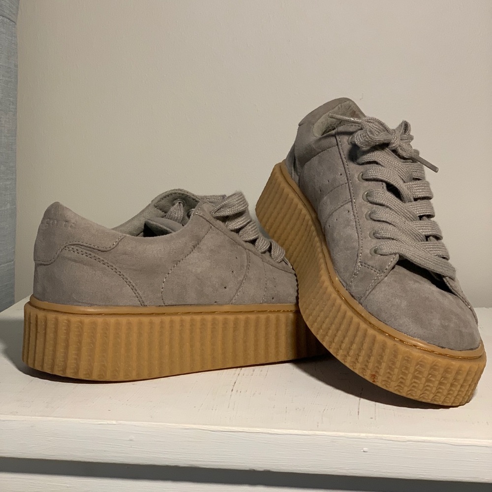 Platform shoes